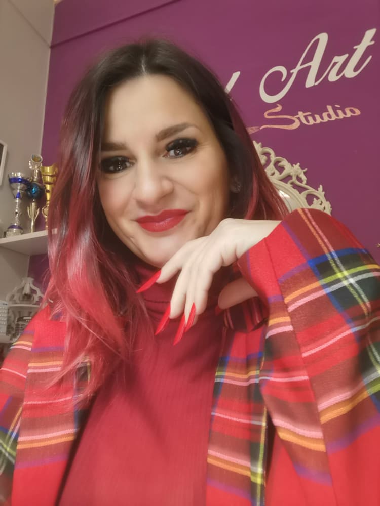 Elisabeta Raksi - Ely Nail Art Studio